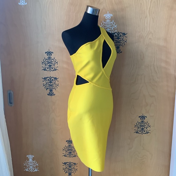 NEW - GORGEOUS Sexy Cut-Out Dress in Bright Yellow - Picture 9 of 14